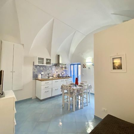 Holidaycasa Teresa - Monolocale Nel Cuore Del Cent สแปร์ลองกา ภายนอก รูปภาพ