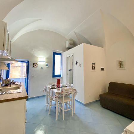 Holidaycasa Teresa - Monolocale Nel Cuore Del Cent สแปร์ลองกา ภายนอก รูปภาพ