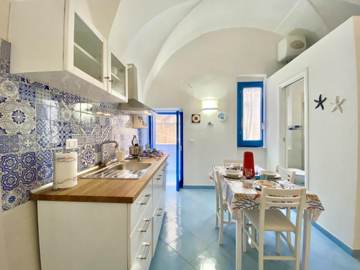 Holidaycasa Teresa - Monolocale Nel Cuore Del Cent สแปร์ลองกา ภายนอก รูปภาพ