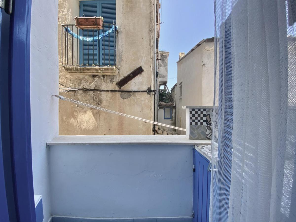 Holidaycasa Teresa - Monolocale Nel Cuore Del Cent สแปร์ลองกา ภายนอก รูปภาพ